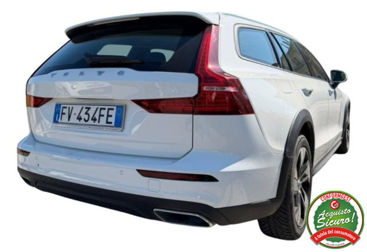 Volvo V60 Cross Country D4 AWD Geartronic Pro (3)