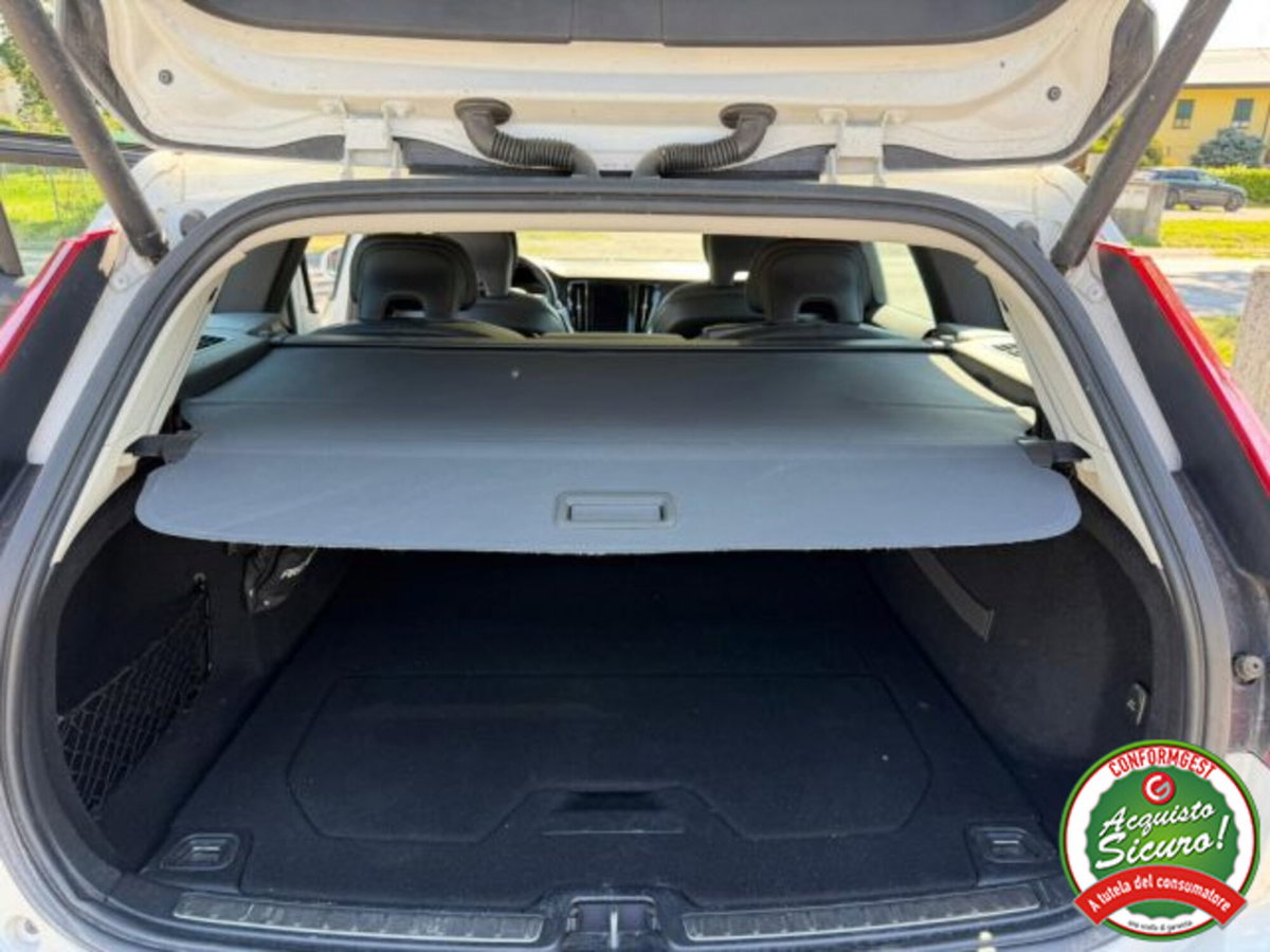 Volvo V60 Cross Country D4 AWD Geartronic Pro (8)