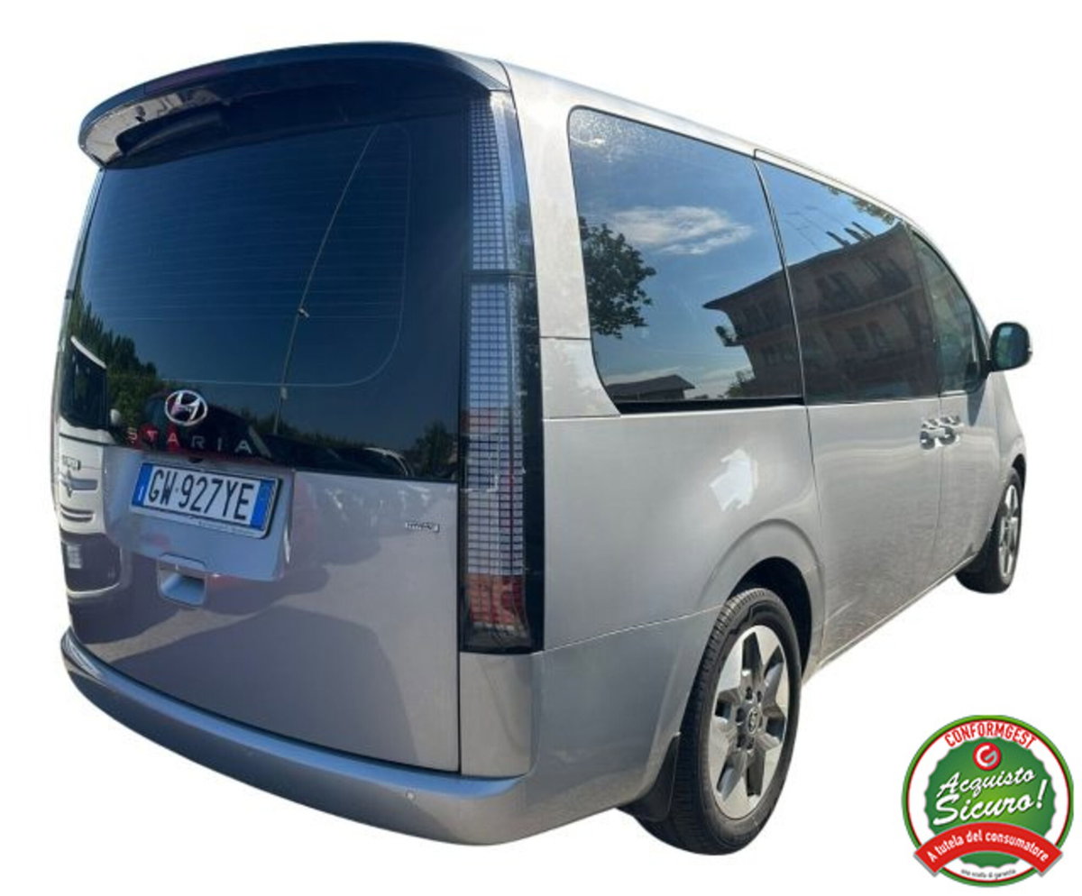 Hyundai Staria 2.2 awd auto (3)