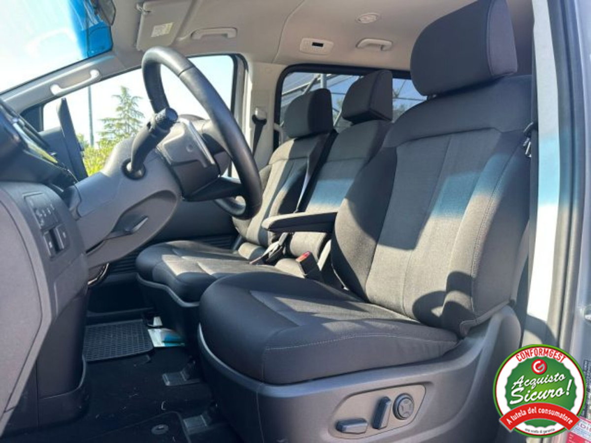 Hyundai Staria 2.2 awd auto (6)