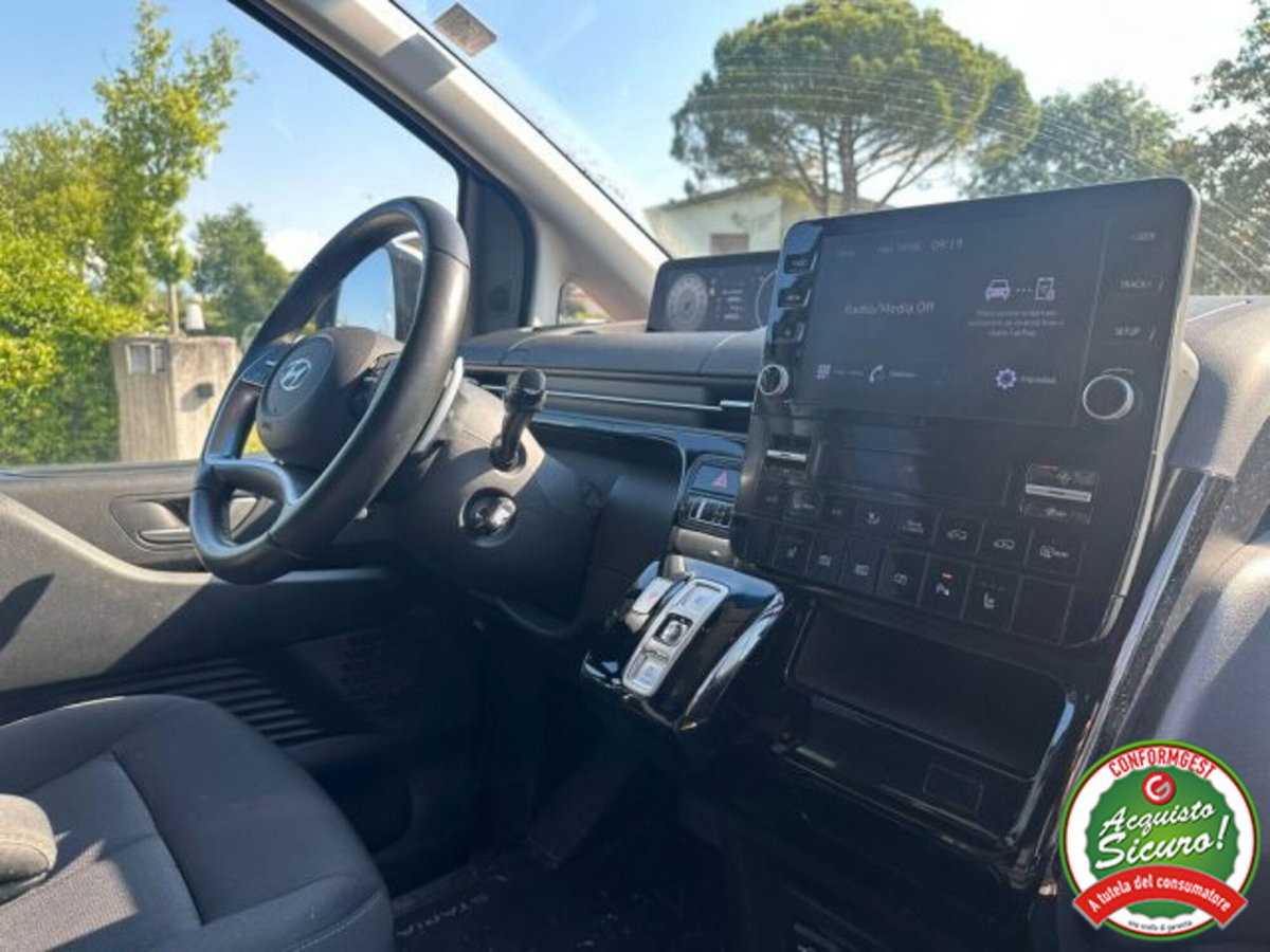 Hyundai Staria 2.2 awd auto (7)