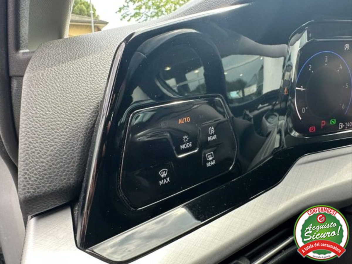 Volkswagen Golf 2.0 TDI 150 CV DSG SCR Life (6)
