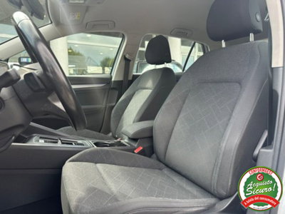 Volkswagen Golf 2.0 TDI 150 CV DSG SCR Life (9)