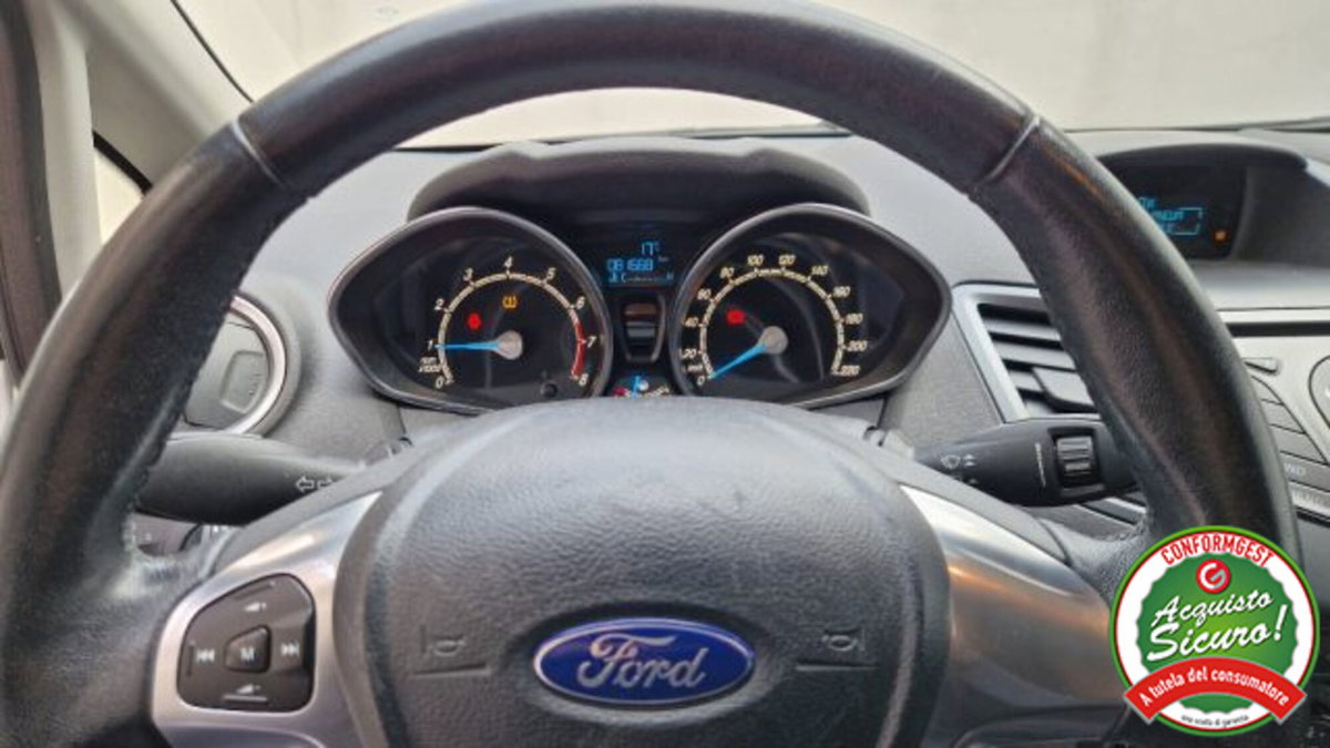 Ford Fiesta 1.0 80CV 5 porte (7)