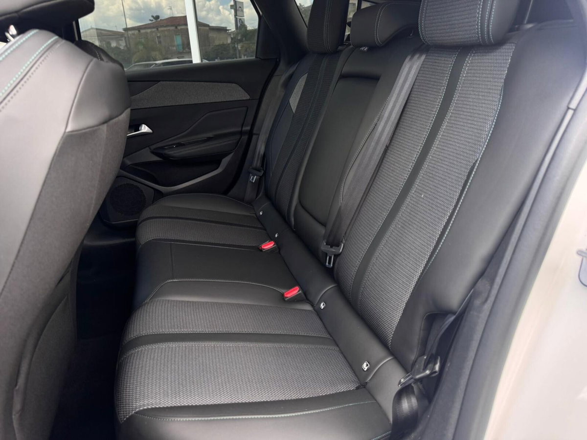 Peugeot 308 SW BlueHDi 130 S&S EAT8 Allure Pack (13)