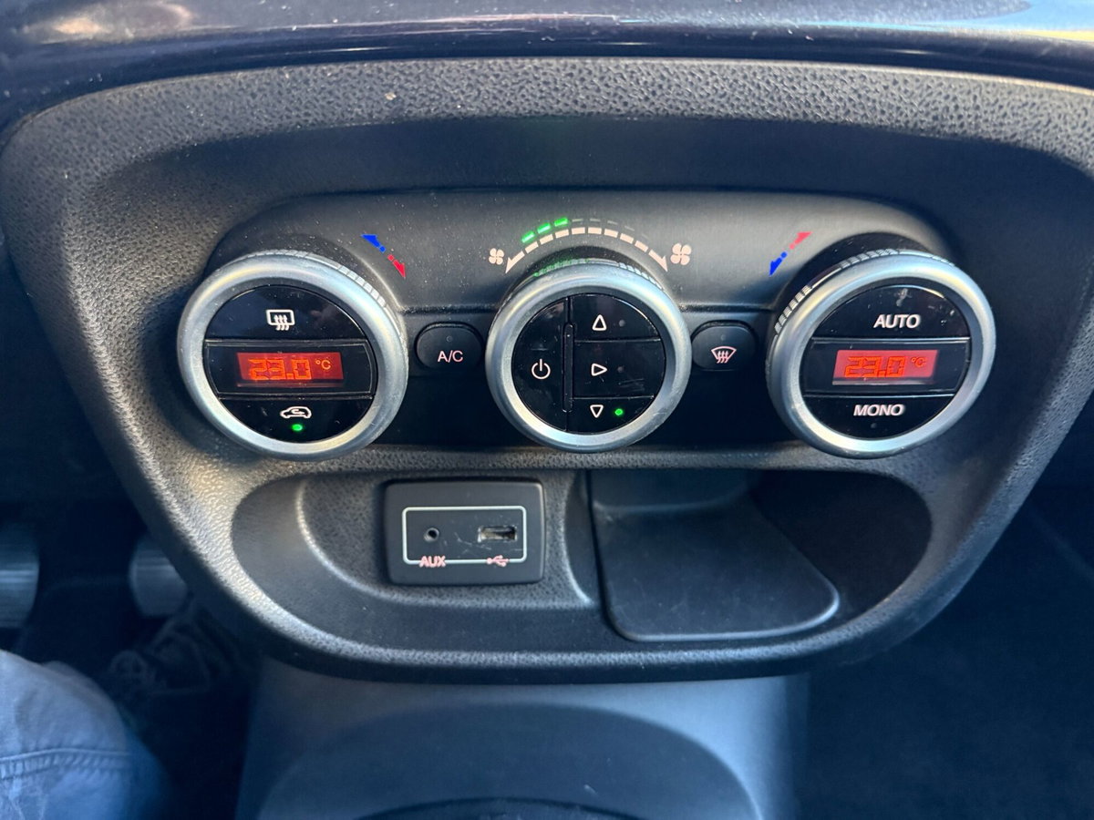 Fiat 500L 1.6 Multijet 120 CV Trekking (19)