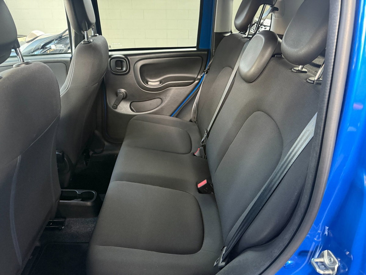 Fiat Panda 1.0 FireFly S&S Hybrid City Cross (10)