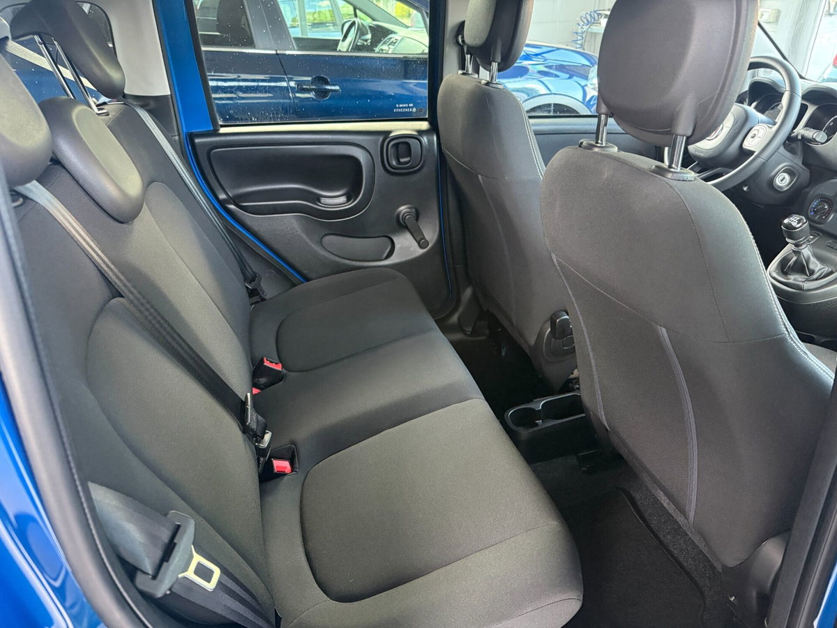 Fiat Panda 1.0 FireFly S&S Hybrid City Cross (11)