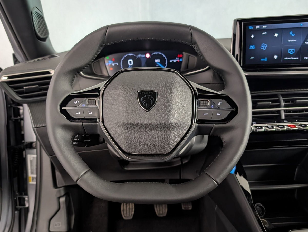 Peugeot 2008 1.2 turbo Allure 100cv (8)