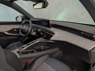 Peugeot 3008 1.2 hybrid Allure 145cv e-dcs6 (6)