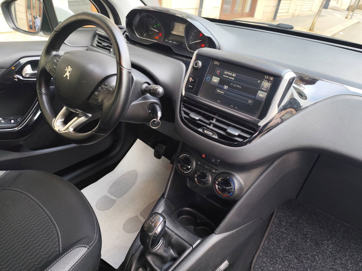 Peugeot 208 75 5 porte Active (14)