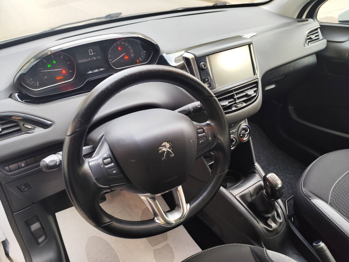 Peugeot 208 75 5 porte Active (19)