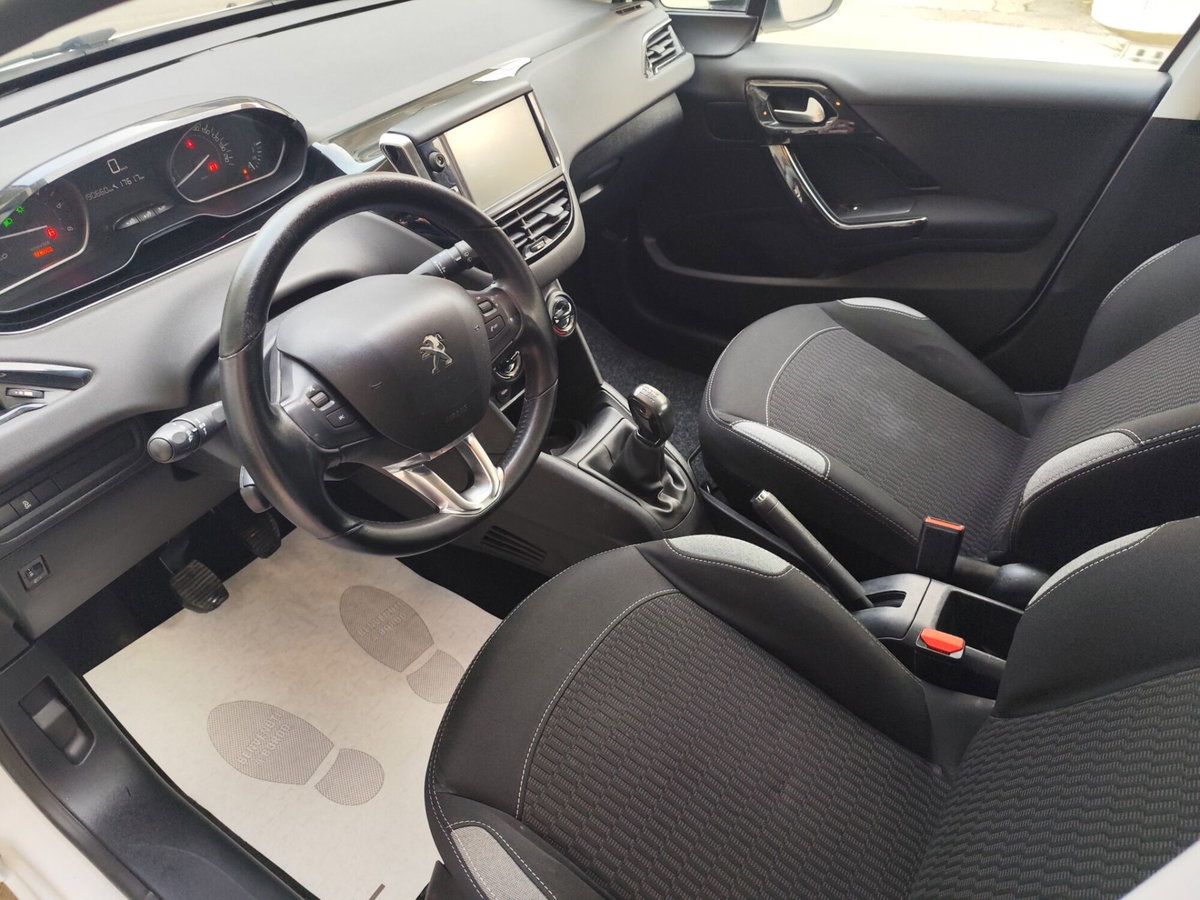 Peugeot 208 75 5 porte Active (20)