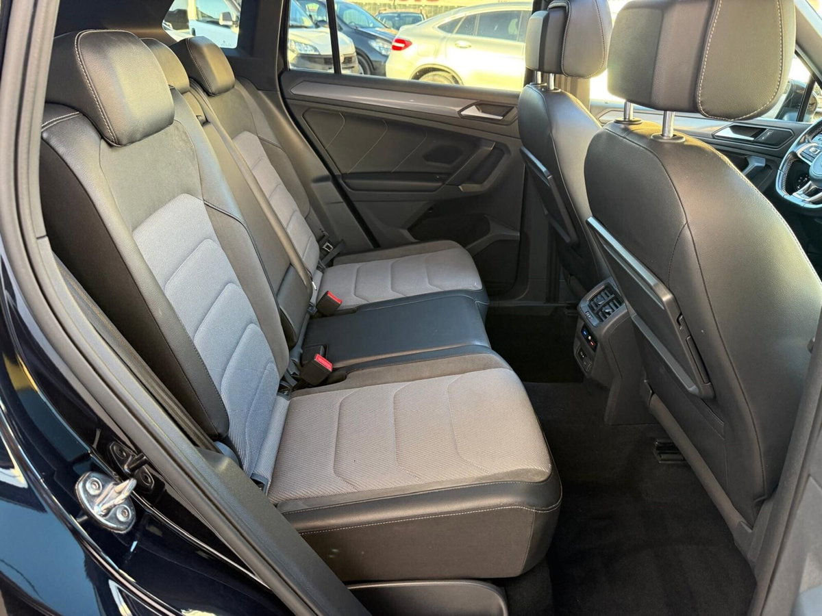Volkswagen Tiguan 2.0 tdi R-Line 150cv dsg (11)
