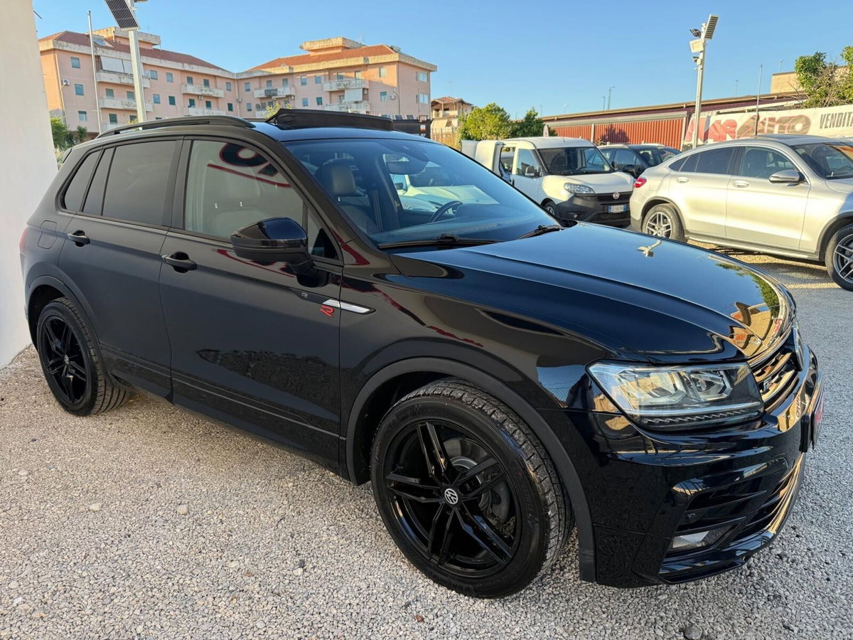 Volkswagen Tiguan 2.0 tdi R-Line 150cv dsg (4)