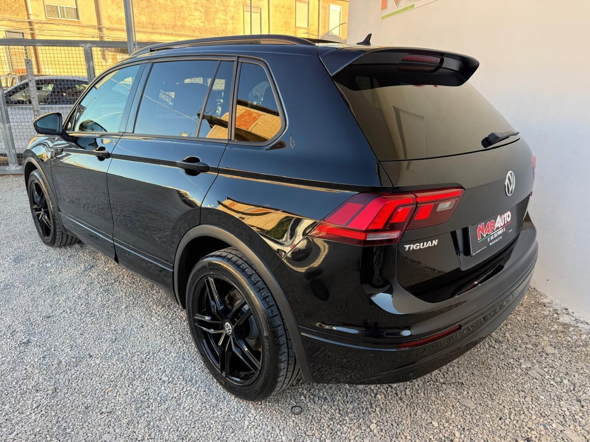 Volkswagen Tiguan 2.0 tdi R-Line 150cv dsg (7)