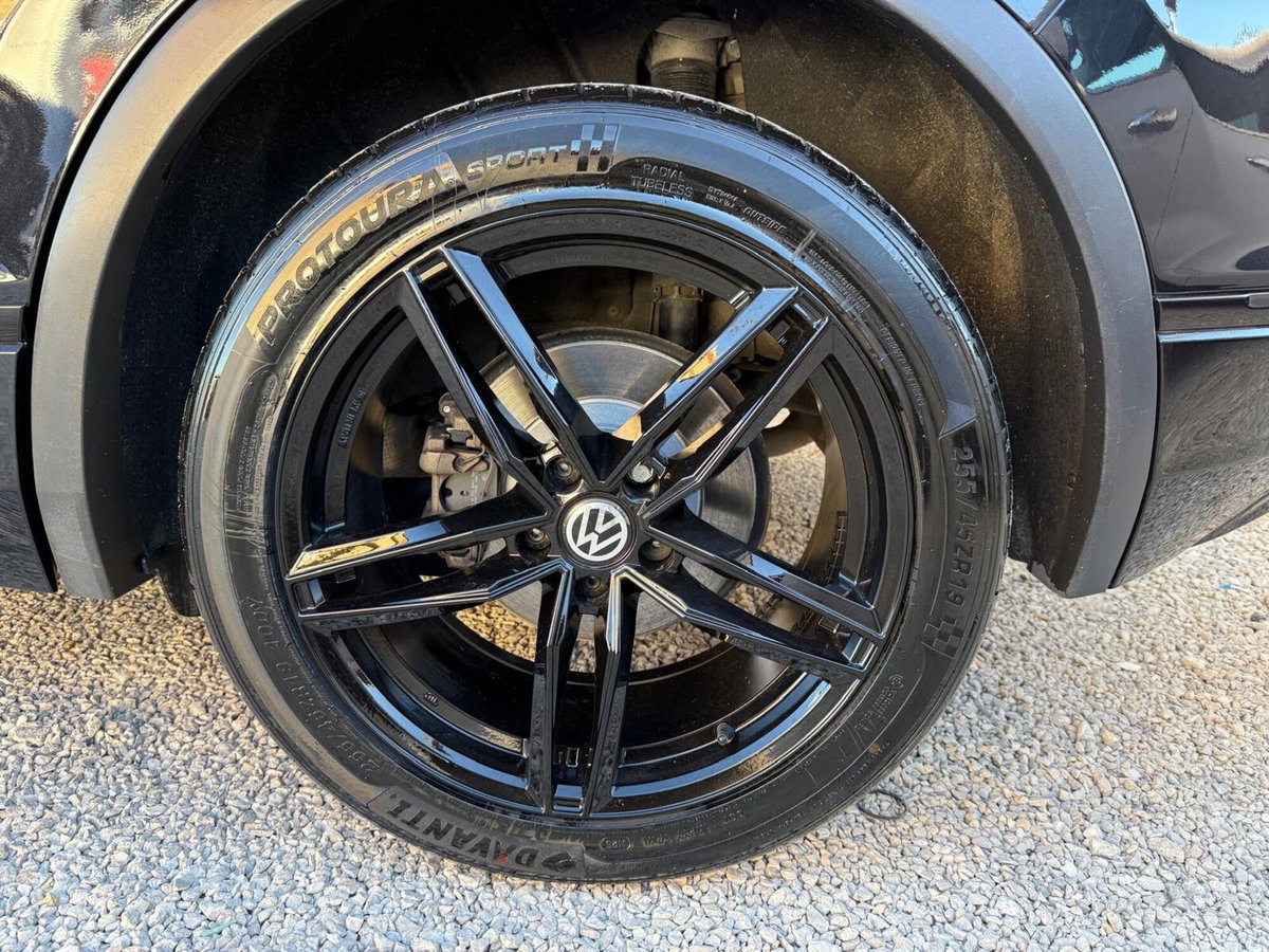 Volkswagen Tiguan 2.0 tdi R-Line 150cv dsg (9)