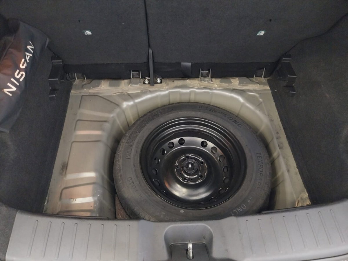 Nissan Juke 1.0 dig-t Tekna 114cv (8)