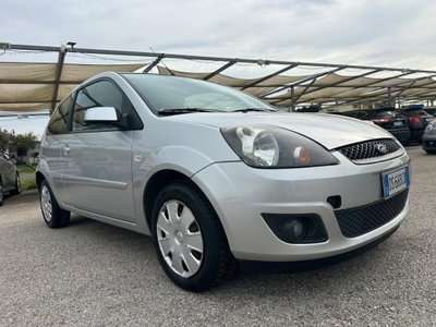Ford Fiesta 1.2 16V 5p. Ghia usata