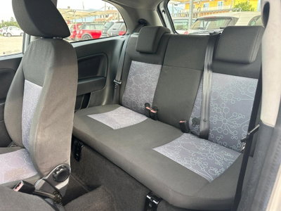 Ford Fiesta 1.2 16V 5p. Ghia (12)