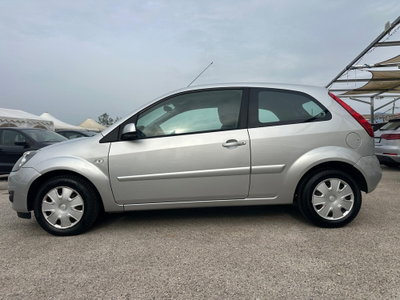 Ford Fiesta 1.2 16V 5p. Ghia (6)