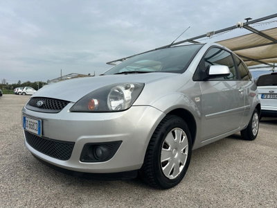 Ford Fiesta 1.2 16V 5p. Ghia (8)
