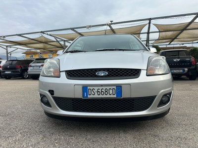 Ford Fiesta 1.2 16V 5p. Ghia (9)
