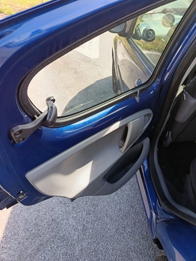 Citroen C1 1.0 5 porte AMIC1 (9)
