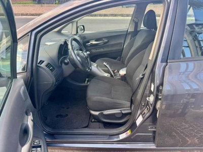 Toyota Auris 2.0 D-4D DPF 5 porte Sol (14)