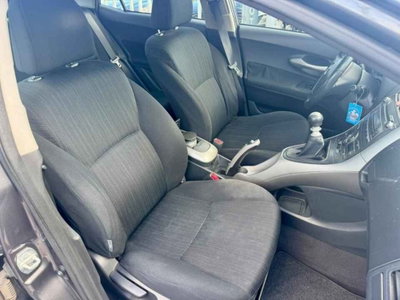 Toyota Auris 2.0 D-4D DPF 5 porte Sol (17)