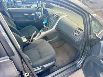 Toyota Auris 2.0 D-4D DPF 5 porte Sol (20)