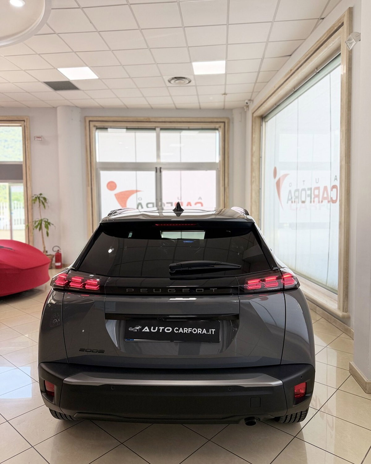 Peugeot 2008 1.2 turbo Allure 100cv (3)