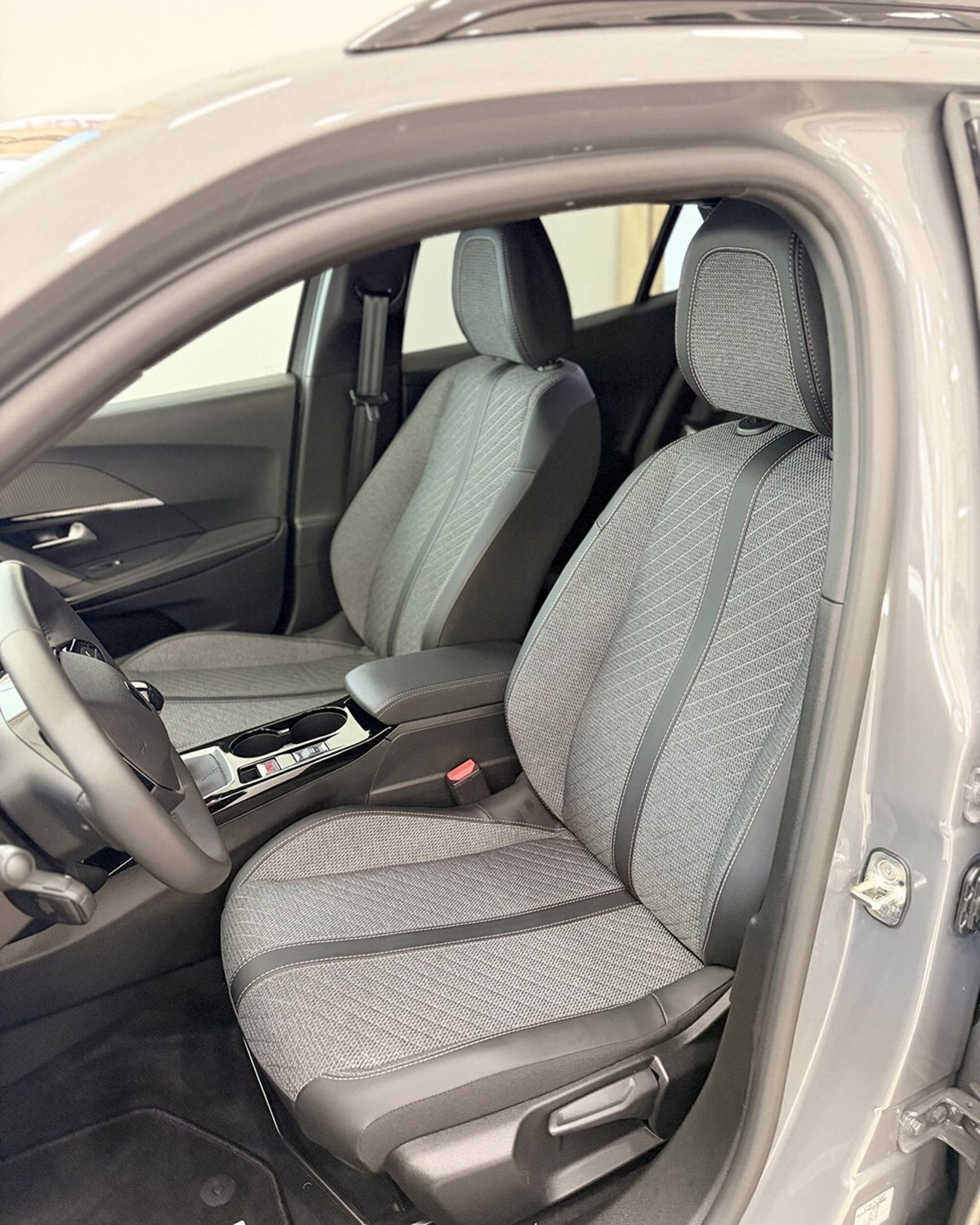Peugeot 2008 1.2 turbo Allure 100cv (5)