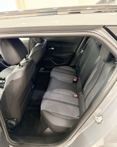 Peugeot 2008 1.2 turbo Allure 100cv (6)