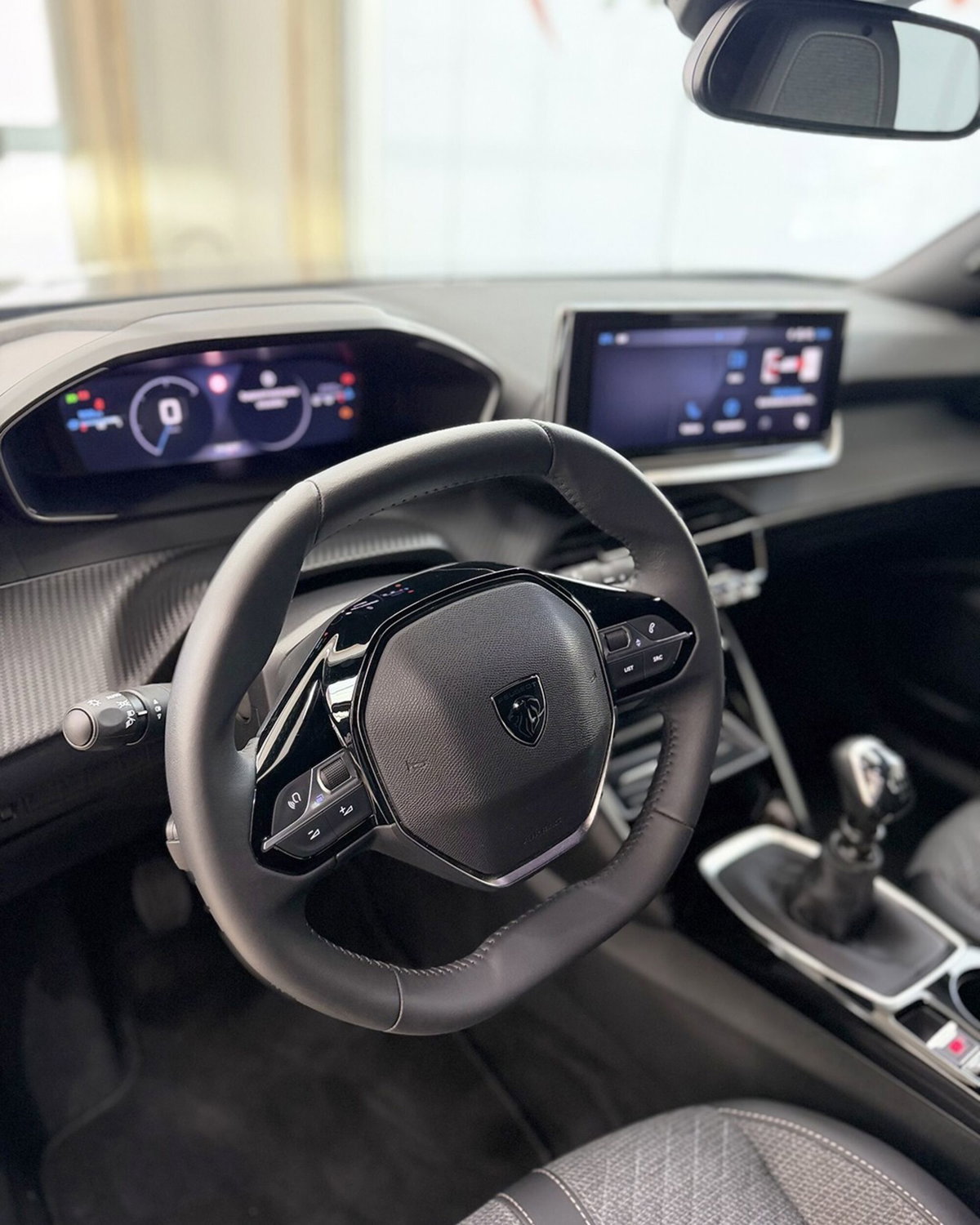 Peugeot 2008 1.2 turbo Allure 100cv (7)