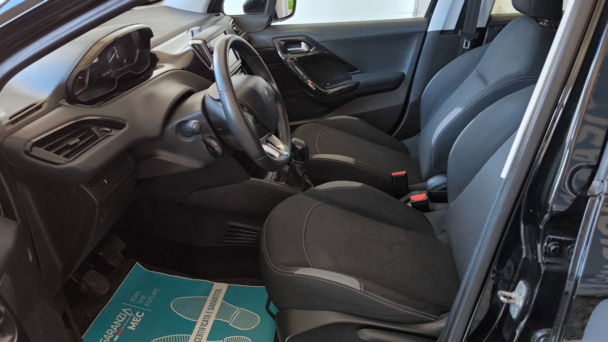 Peugeot 208 75 5 porte Active (14)