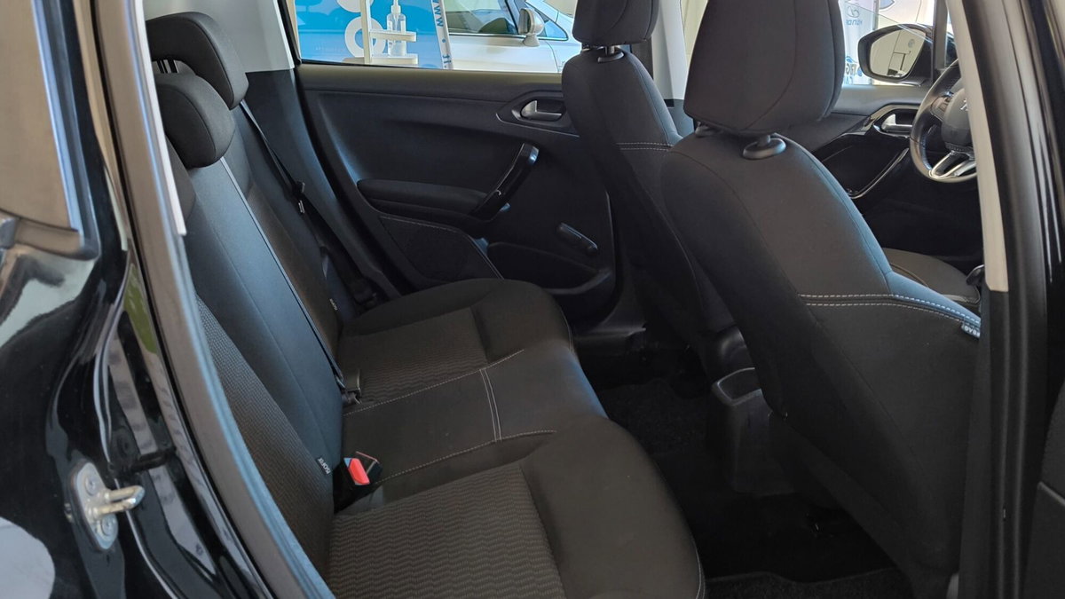 Peugeot 208 75 5 porte Active (17)