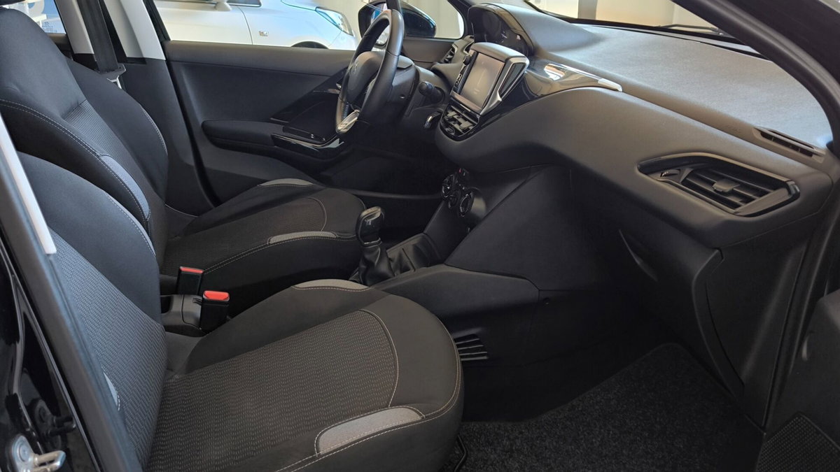 Peugeot 208 75 5 porte Active (19)