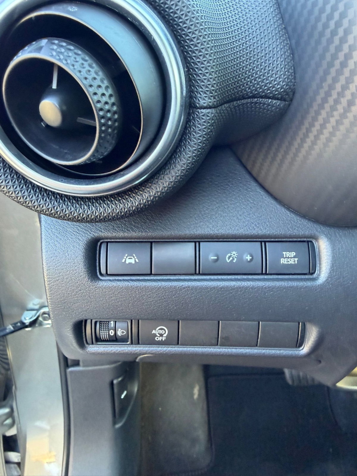 Nissan Juke 1.0 DIG-T 117 CV Business (16)