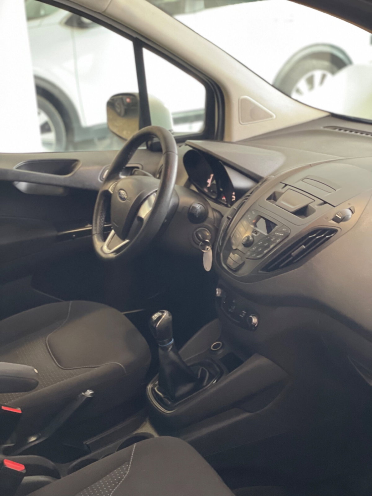Ford Transit Courier 1.5 TDCi 75CV  Entry (7)