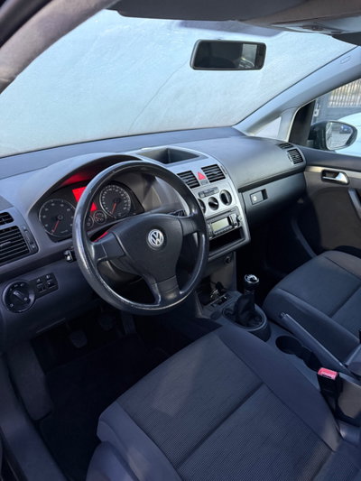 Volkswagen Touran 16V TSI 150CV DSG Trendline Ecofuel (5)