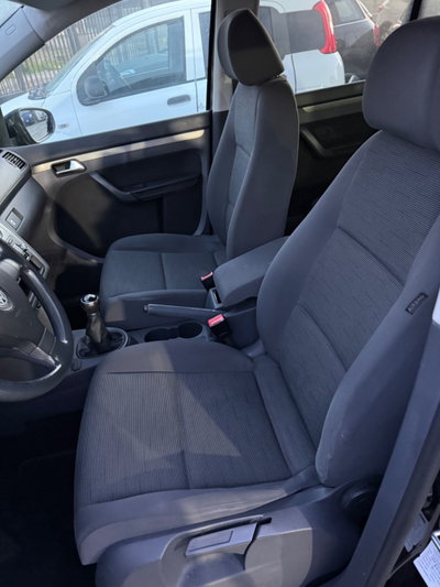 Volkswagen Touran 16V TSI 150CV DSG Trendline Ecofuel (9)