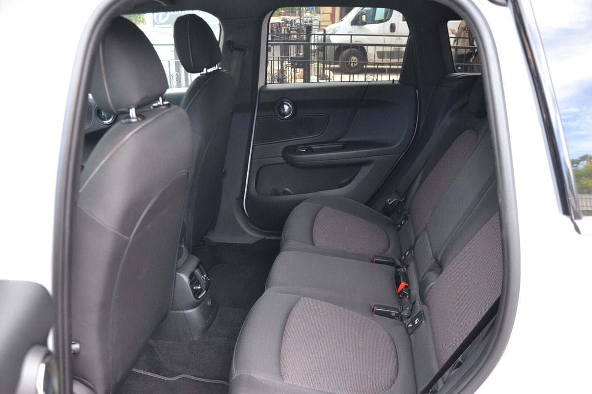 MINI Mini Countryman 2.0 Cooper D Essential Countryman (10)