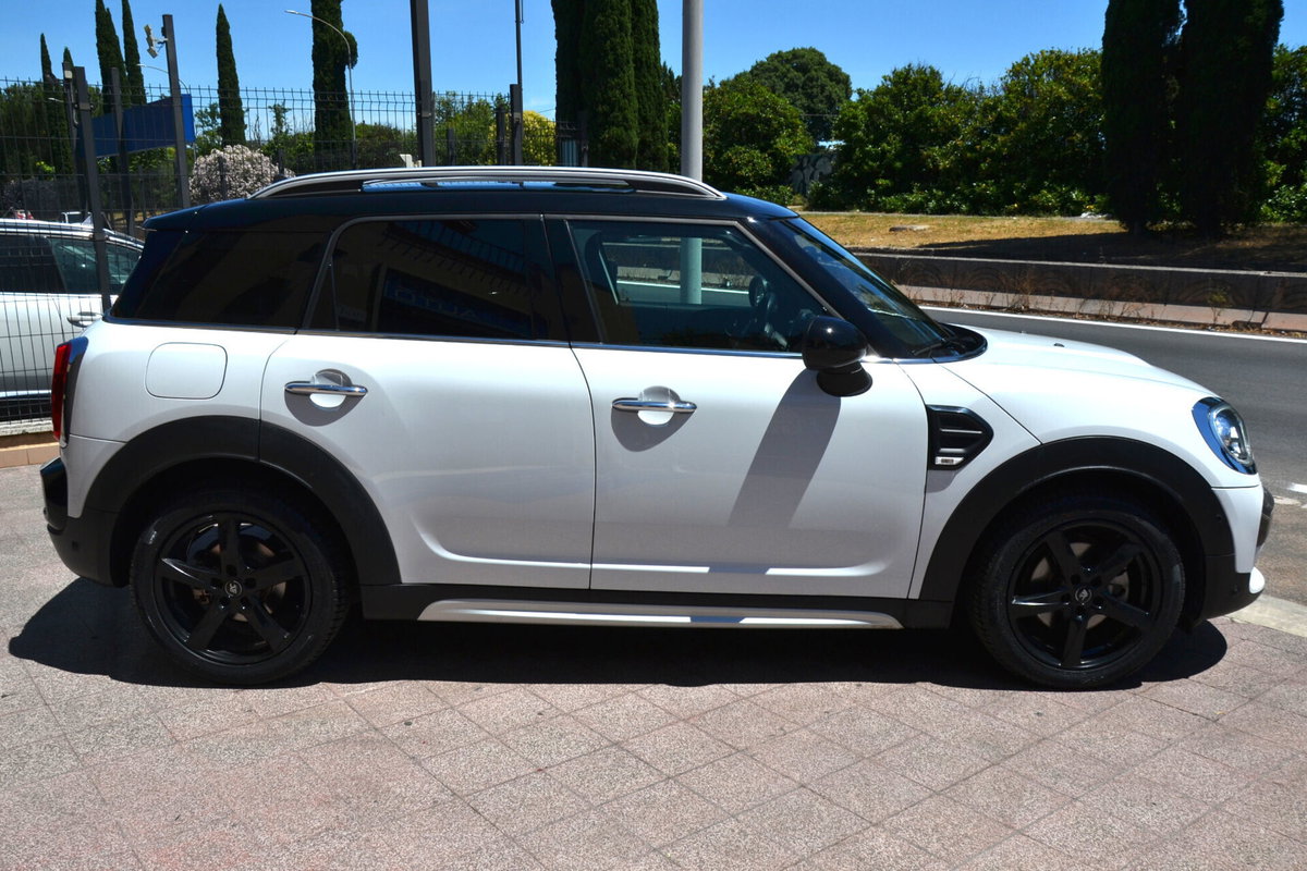 MINI Mini Countryman 2.0 Cooper D Essential Countryman (13)