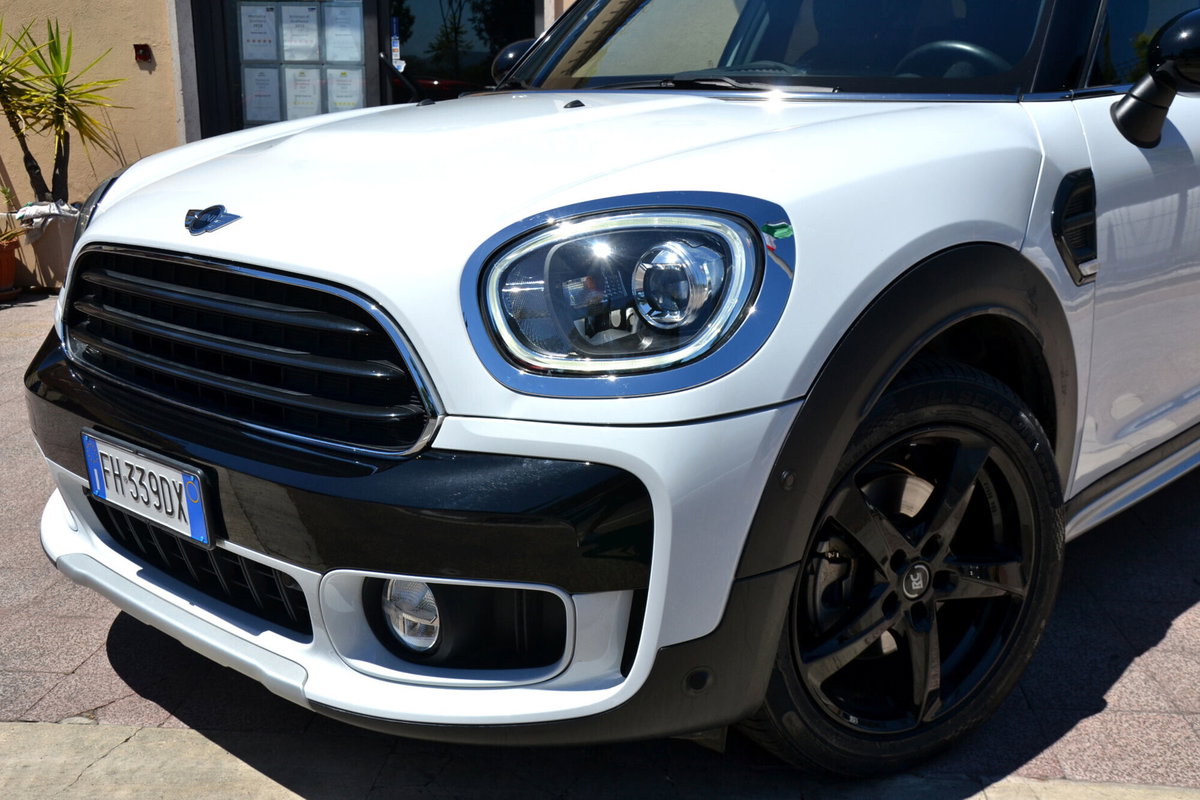 MINI Mini Countryman 2.0 Cooper D Essential Countryman (17)