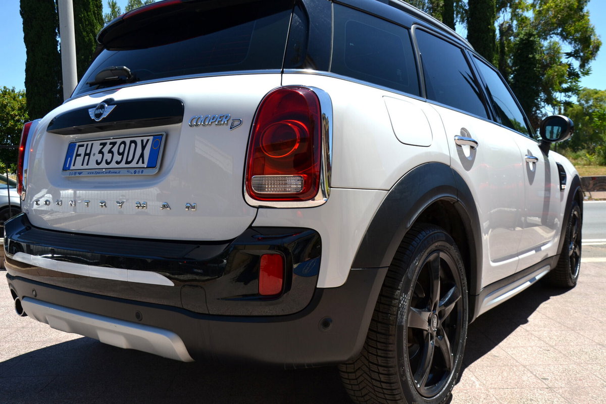 MINI Mini Countryman 2.0 Cooper D Essential Countryman (19)