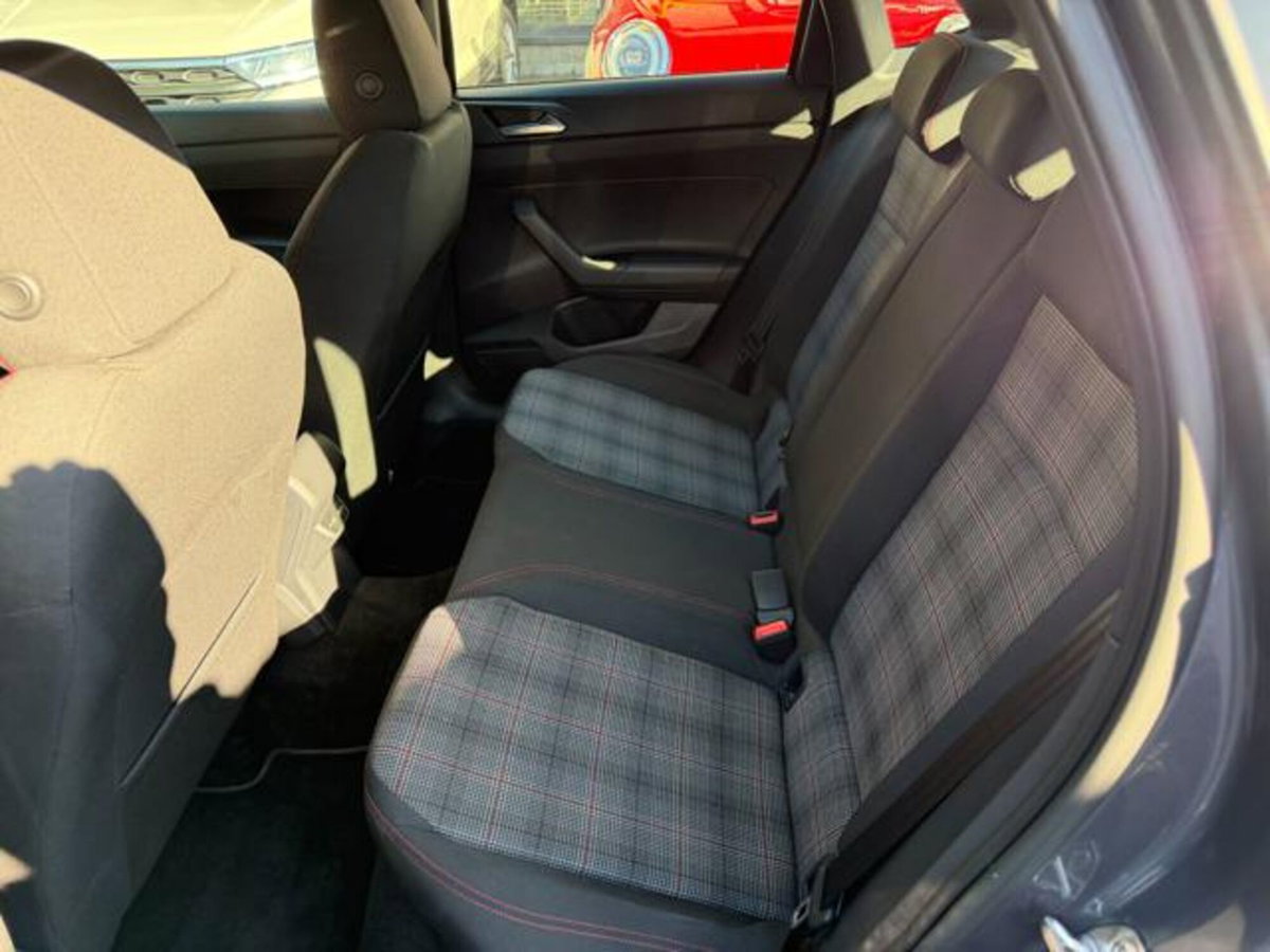Volkswagen Polo 2.0 tsi GTI dsg (7)