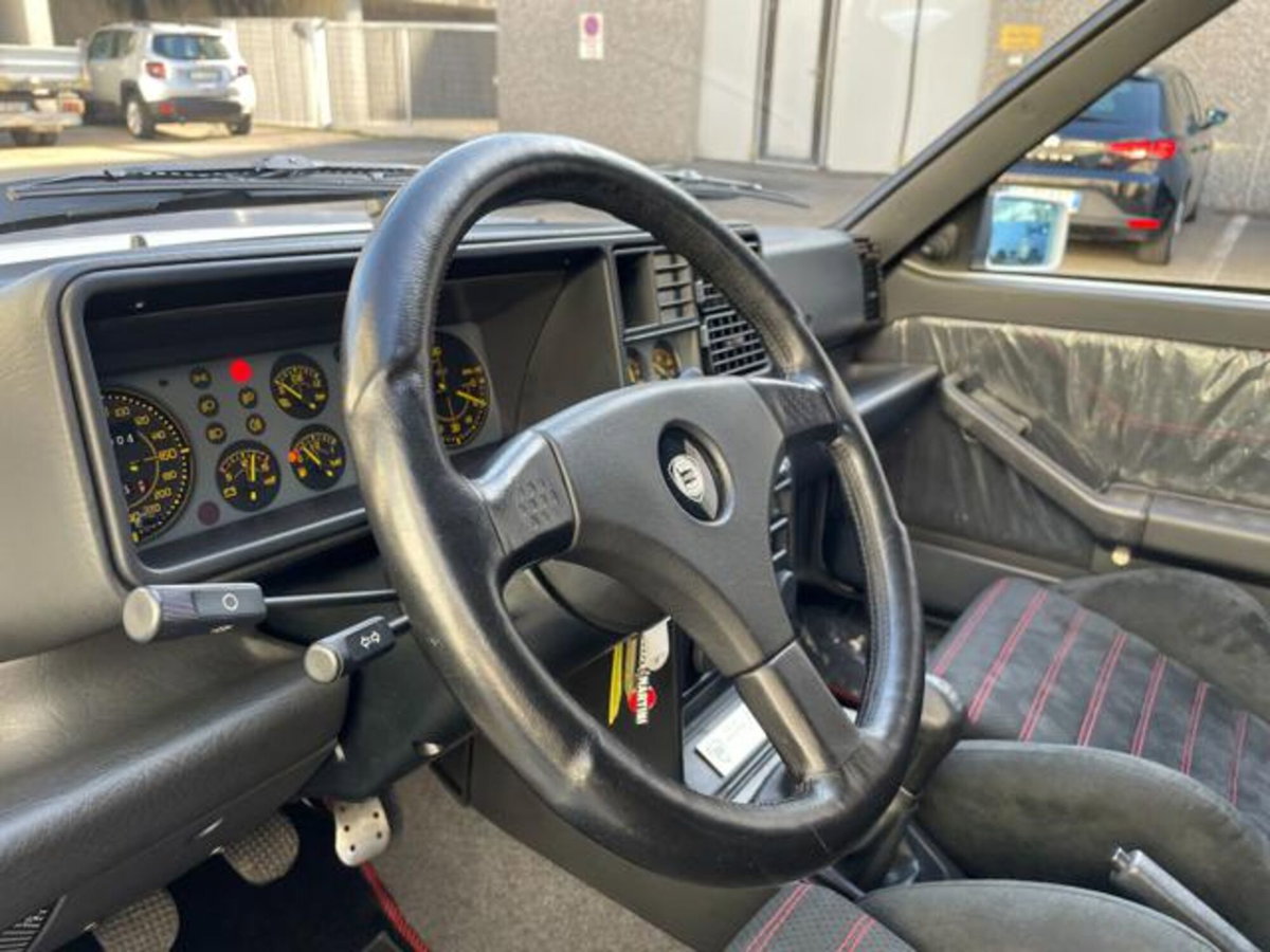 Lancia Delta turbo 16V HF integrale 5 (12)