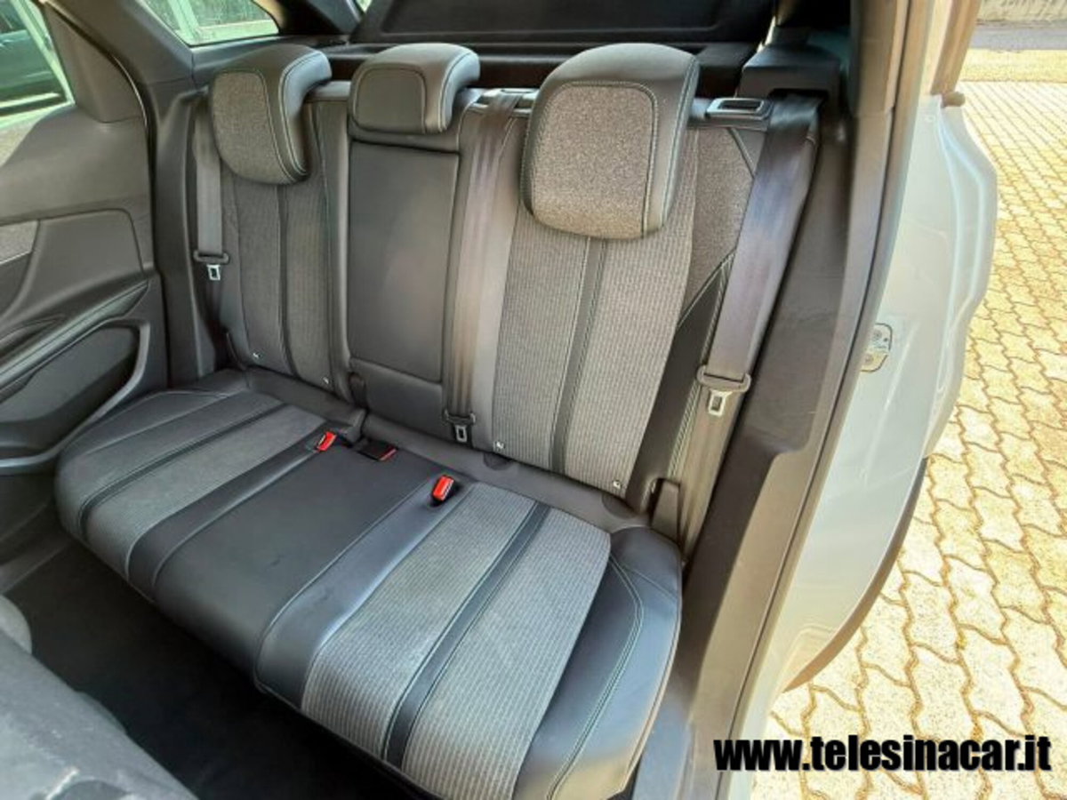 Peugeot 3008 BlueHDi 130 S&S EAT8 Allure Pack (16)