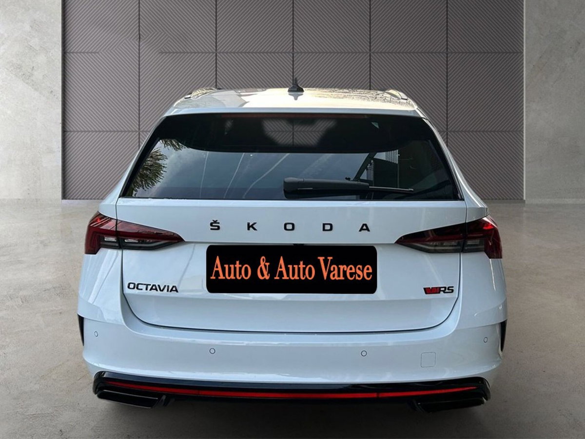 Skoda Octavia Station Wagon 2.0 TSI DSG Wagon RS (4)